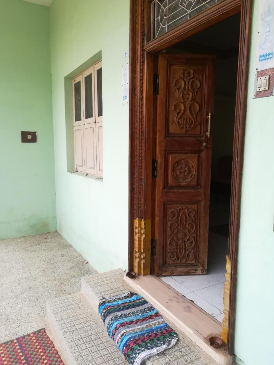 Anbu Ramana Guest House Tiruvannamalai Bagian luar foto